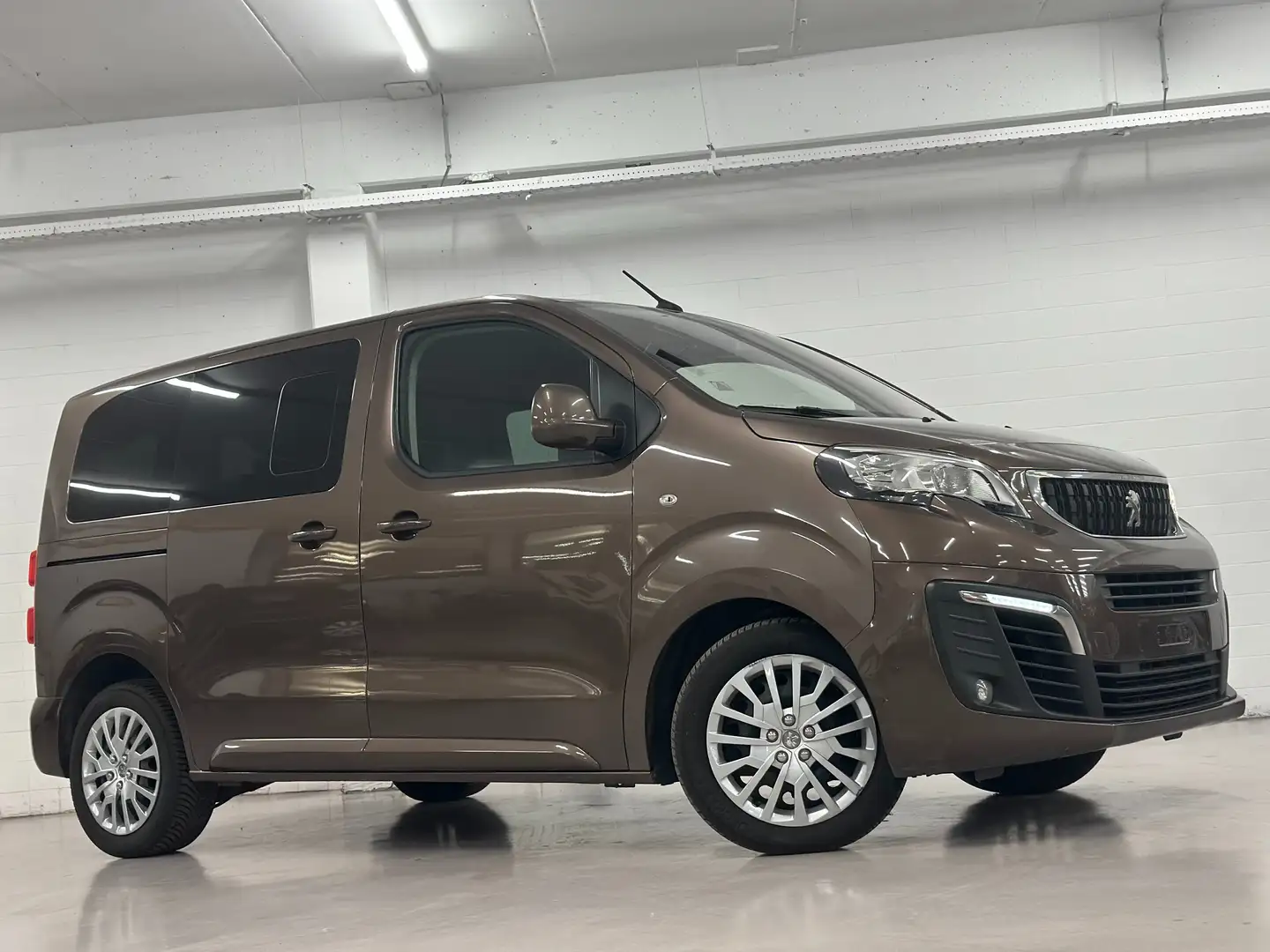 Peugeot Traveller Expert 1.6 Diesel 2017 8 zitplaatsen Zo Meenemen Kahverengi - 1