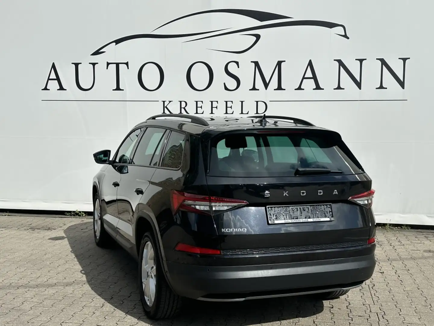 Skoda Kodiaq 2.0 TDI DSG Tour|Crystal Lighting|Keyless Zwart - 2