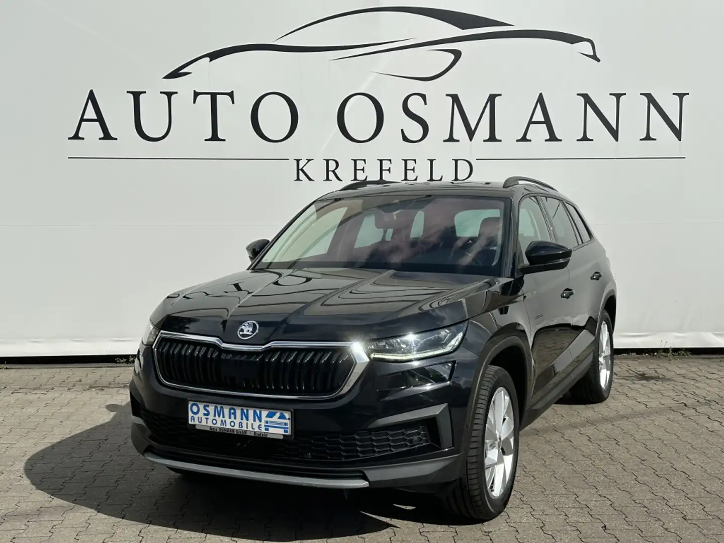 Skoda Kodiaq 2.0 TDI DSG Tour|Crystal Lighting|Keyless Zwart - 1