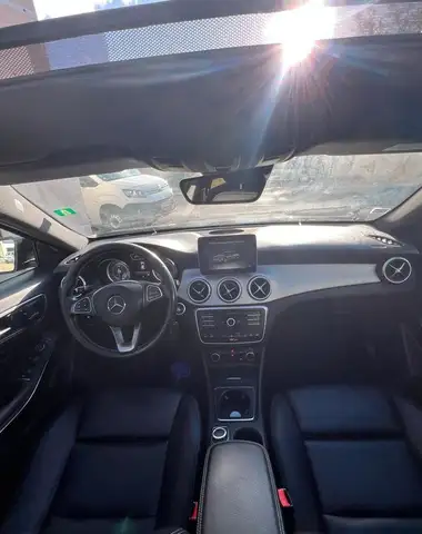 Mercedes-Benz GLA view 5
