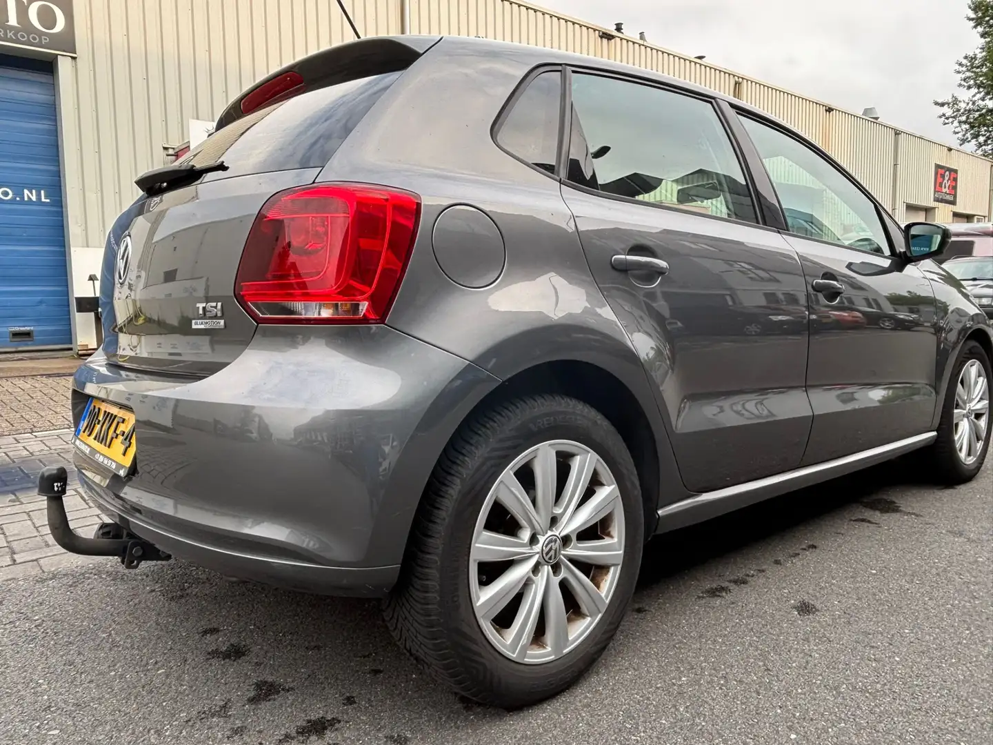 Volkswagen Polo 1.2 TSI BlueMotion 5 DEURS / DELAR ONDERHOUDEN Grijs - 2