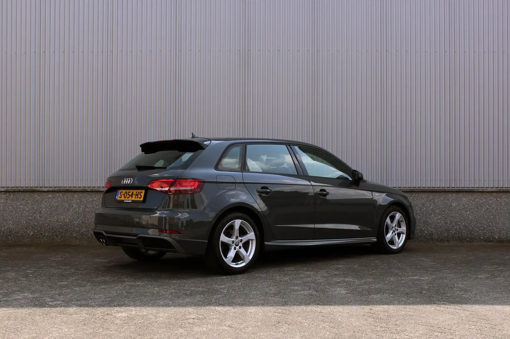 Audi A3 Sportback 35 TFSI S Tronic Aut. Ambition S Line Ed Gris - 2