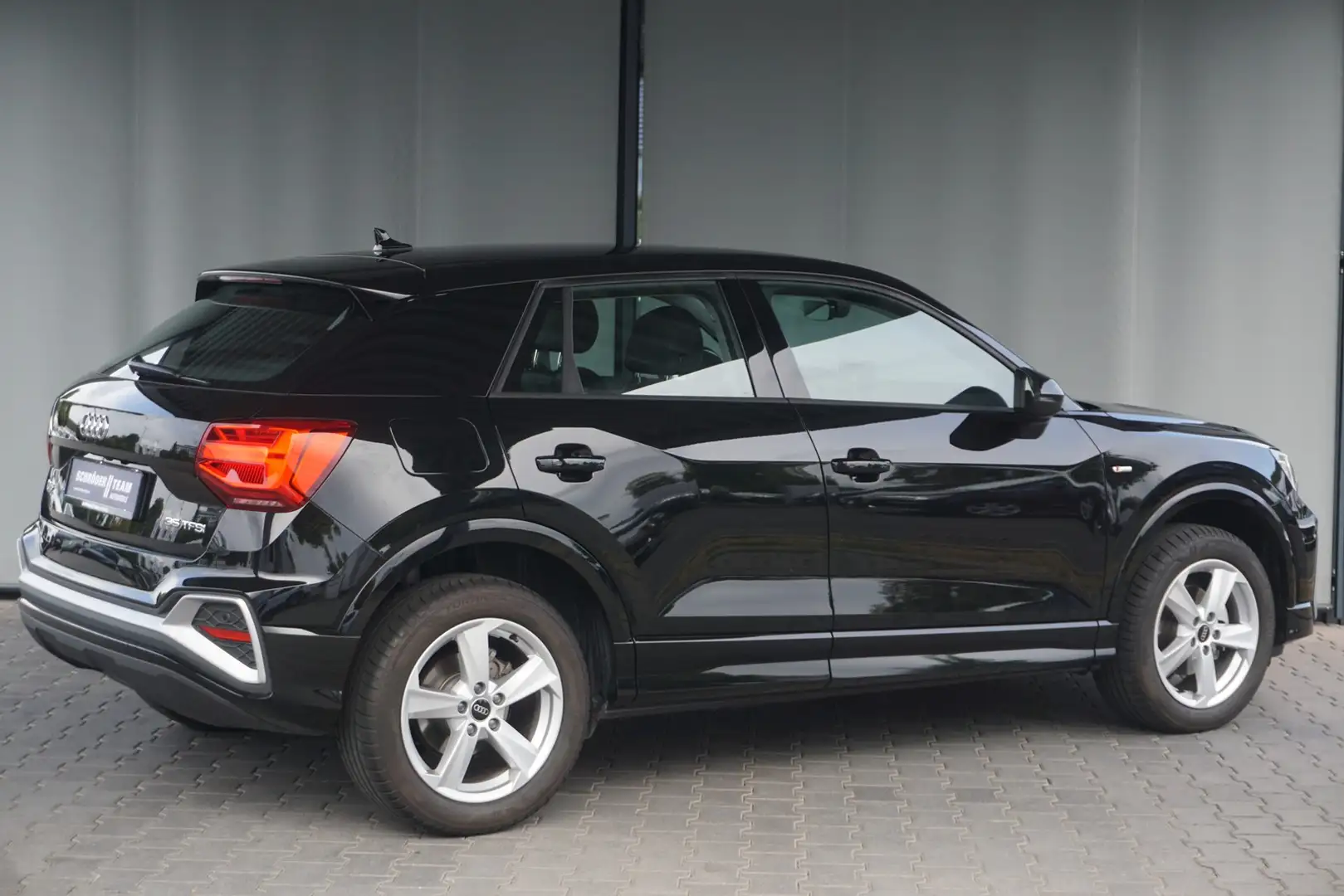 Audi Q2 35 TFSI S tronic S line Navi Matrix Virtual ACC Schwarz - 2