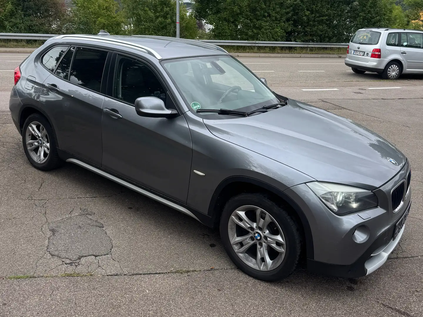 BMW X1 20 d sDrive Grau - 2