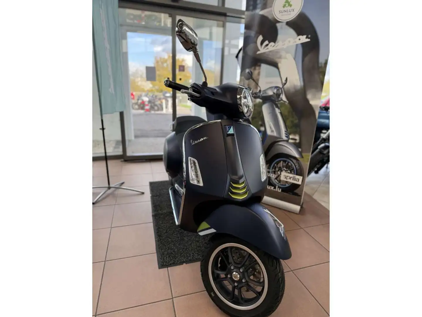 Vespa GTS Super Tech 125 Wit - 1