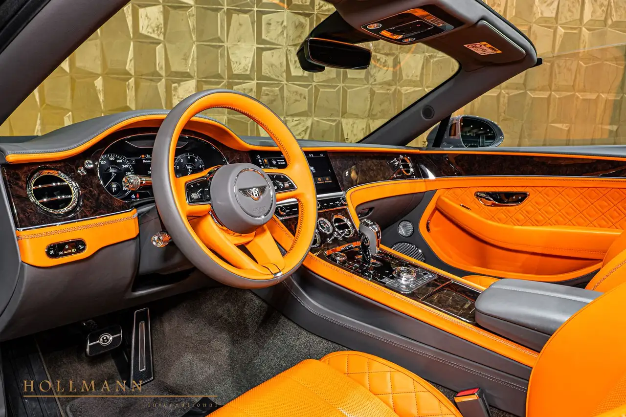Bentley Continental GTC 2023 — фото 14