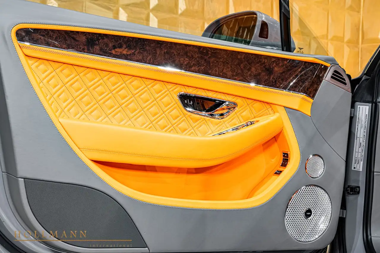 Bentley Continental GTC 2023 — фото 13