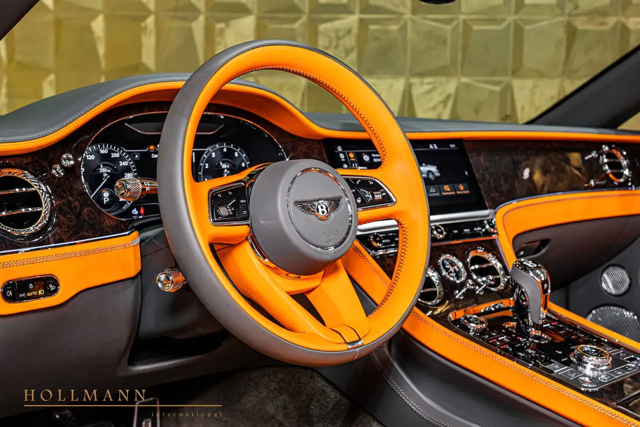 Bentley Continental GTC 2023 — фото 15