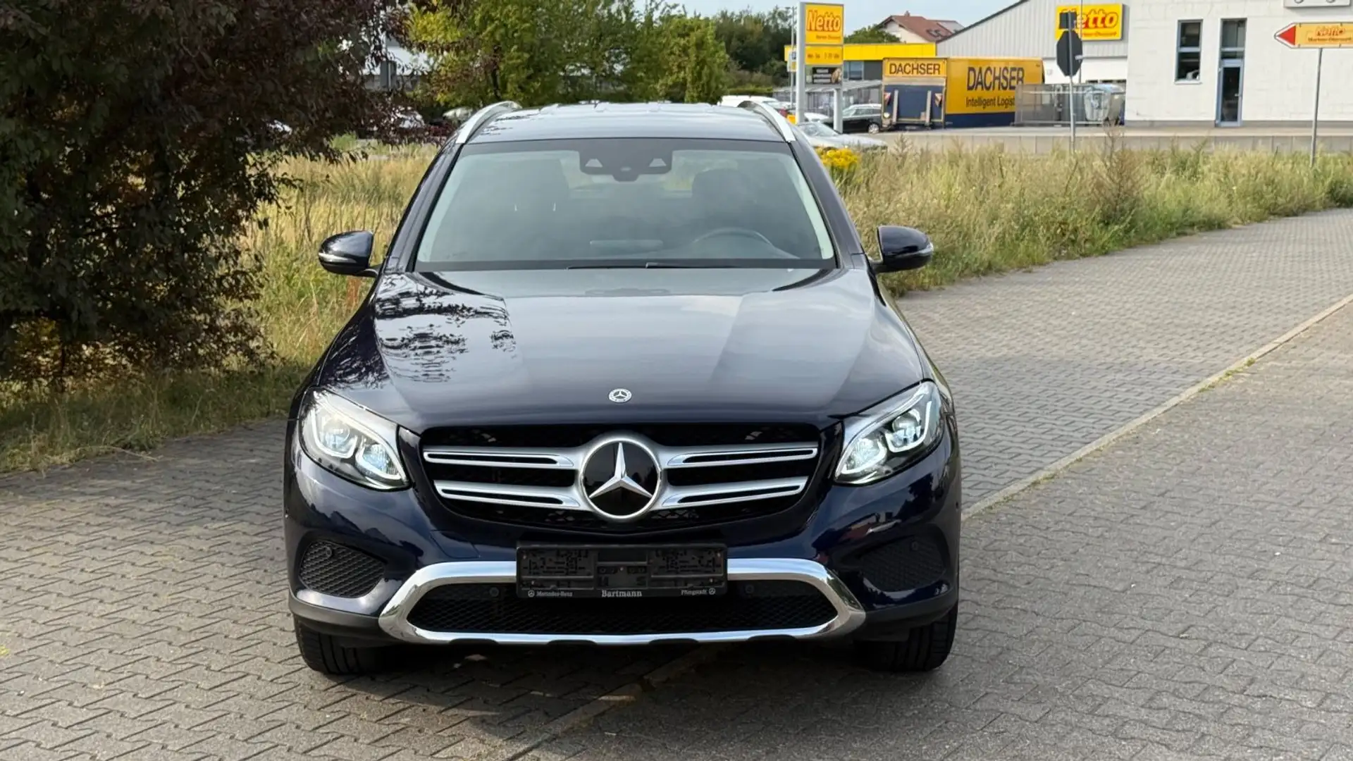 Mercedes-Benz GLC 250 4Matic*AMG*STDHZG*LEDER*ACC*GARANTIE Blau - 2