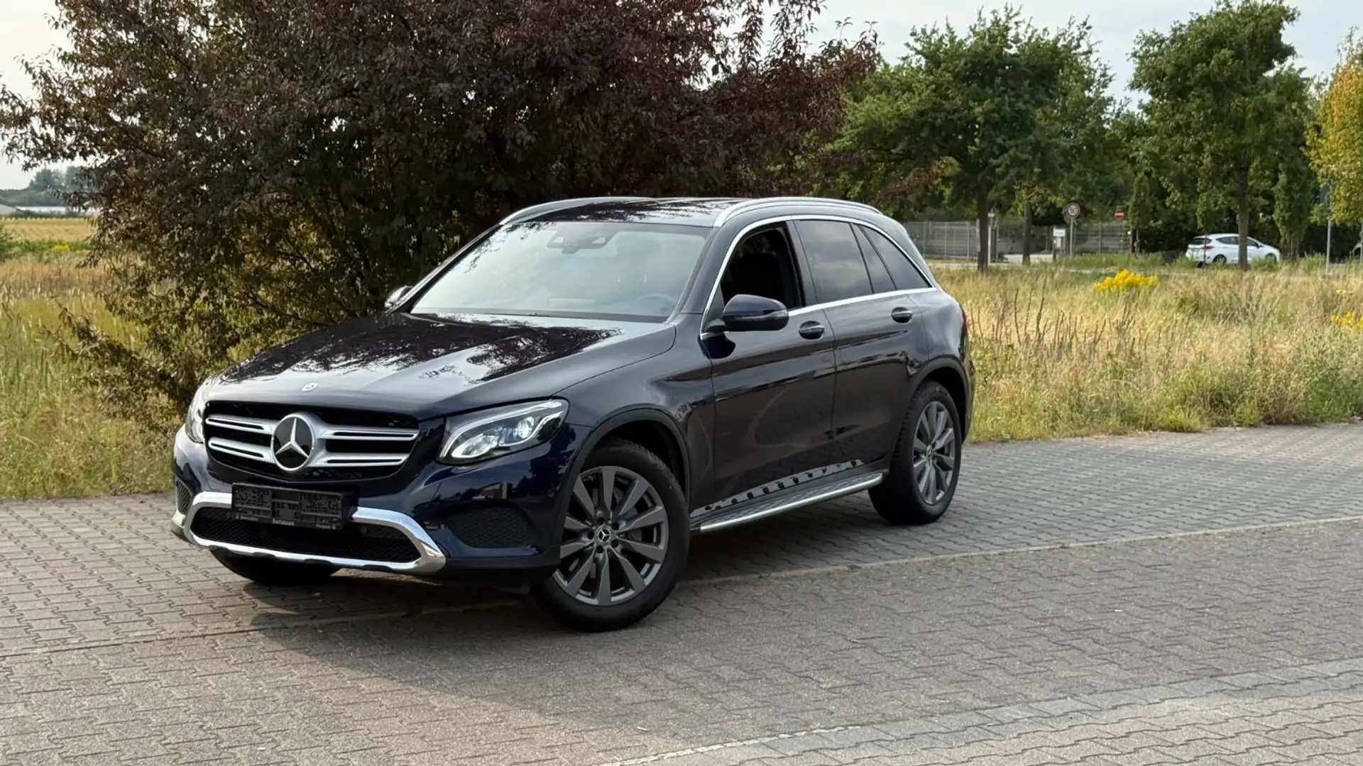 Mercedes-Benz GLC 250 4Matic*AMG*STDHZG*LEDER*ACC*GARANTIE Blau - 1