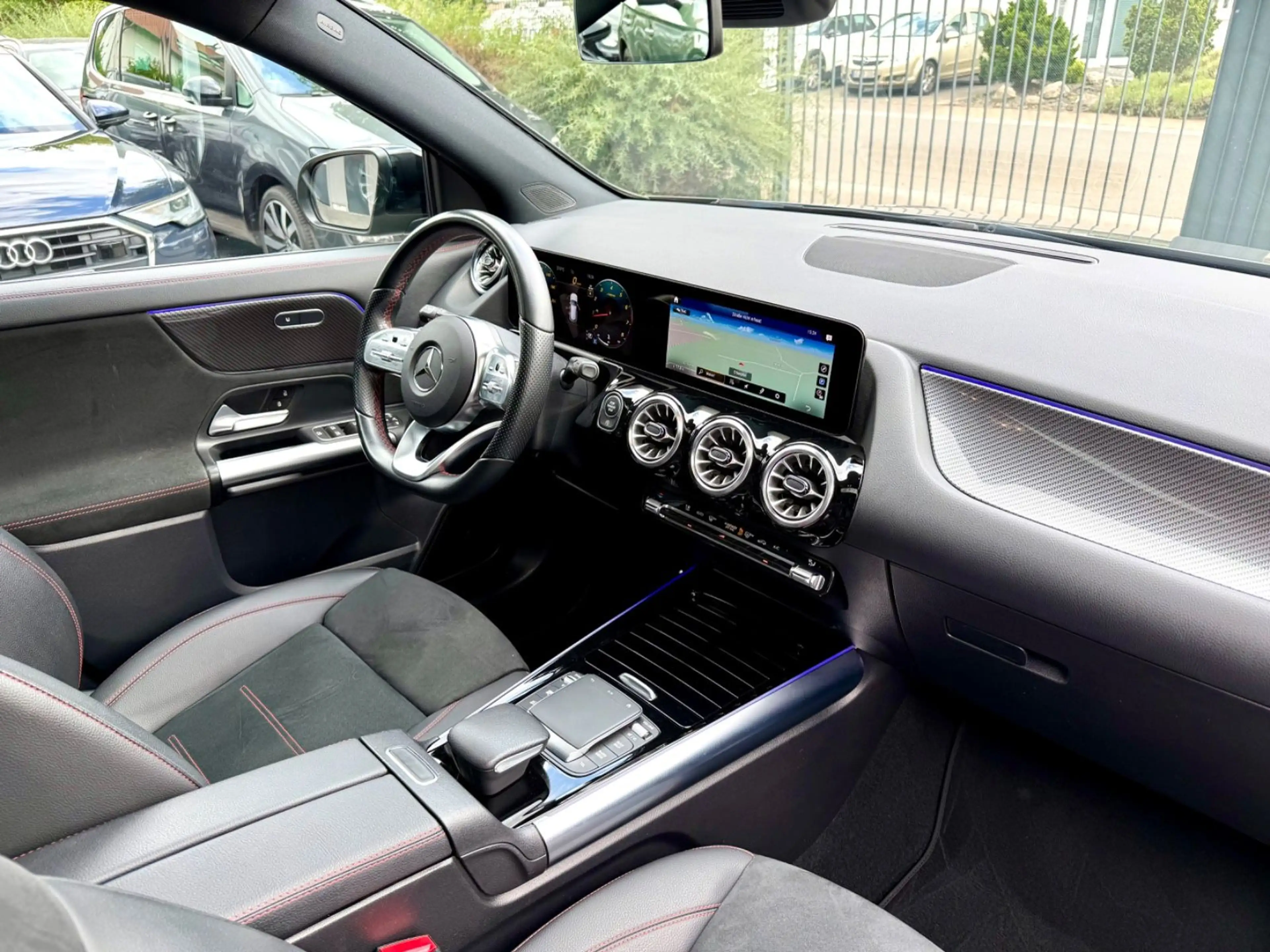Mercedes-Benz GLA 200 AMG Line Night Paket/Panorama — photo 13