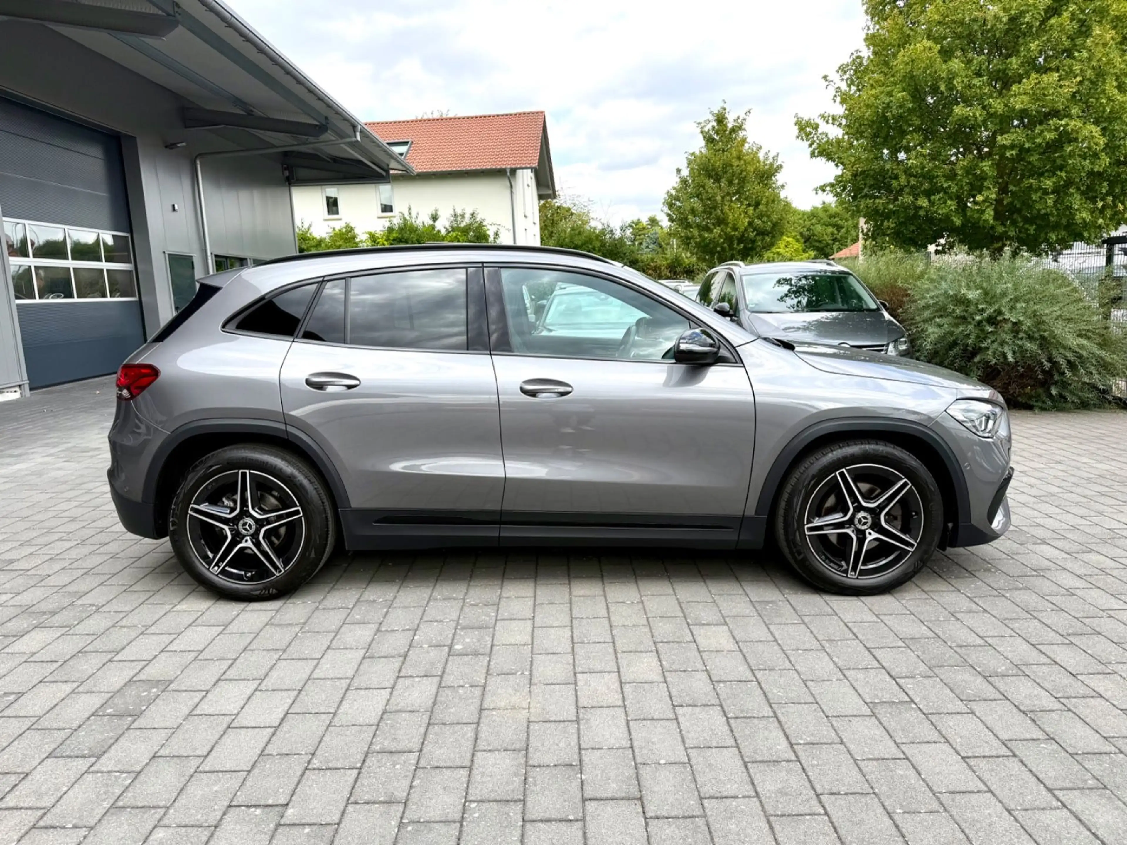 Mercedes-Benz GLA 200 AMG Line Night Paket/Panorama — photo 4