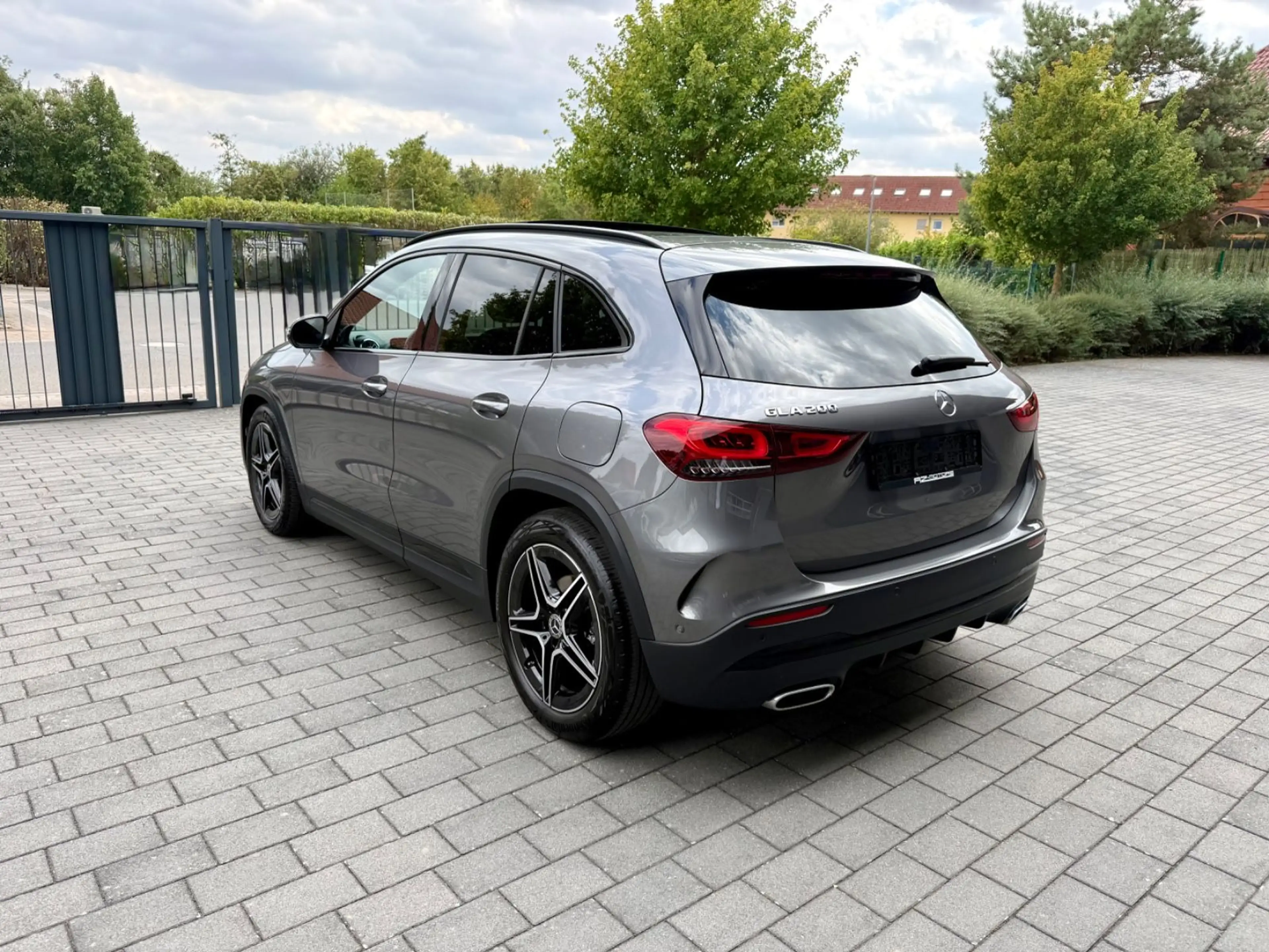 Mercedes-Benz GLA 200 AMG Line Night Paket/Panorama — photo 6