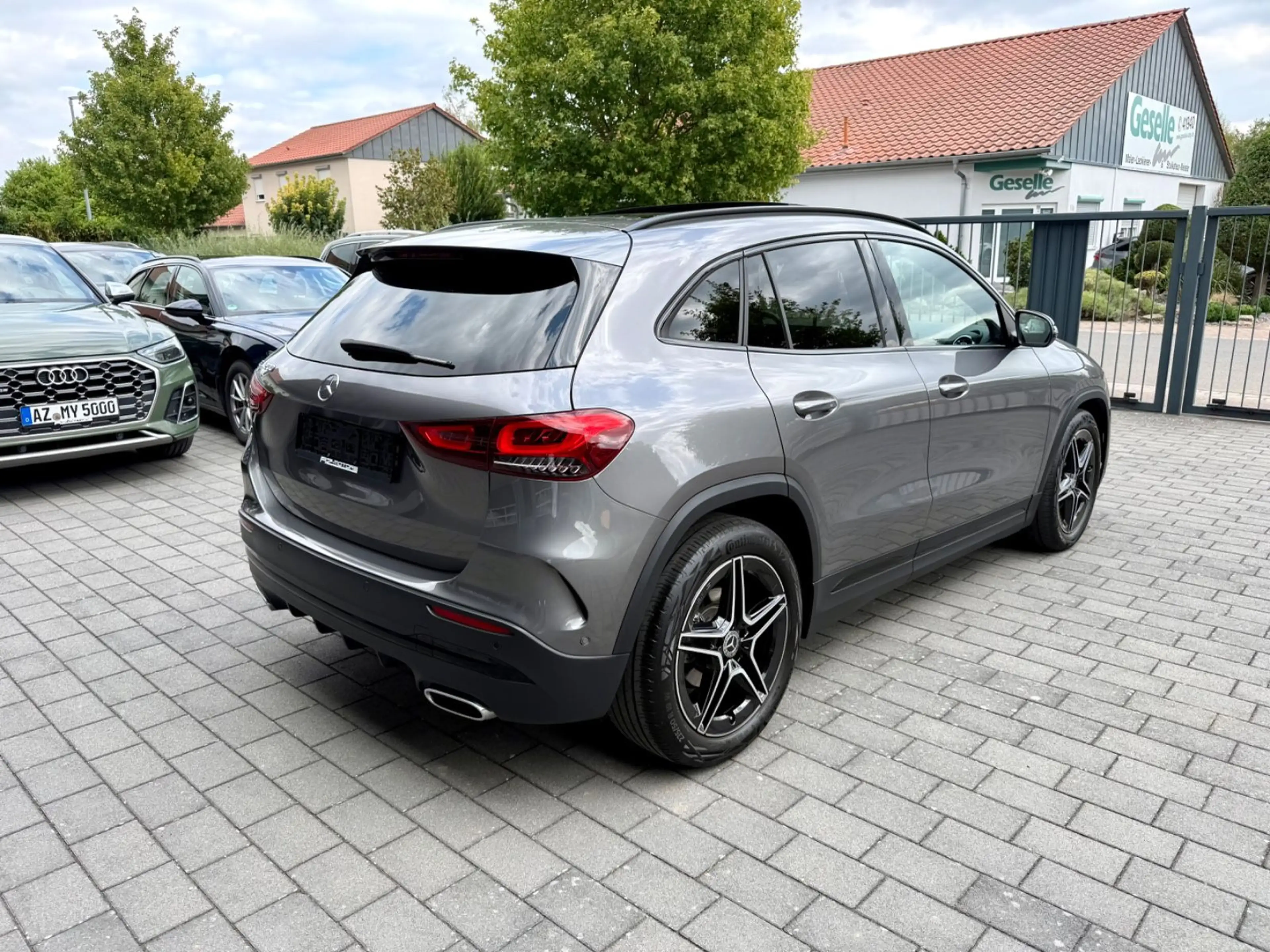Mercedes-Benz GLA 200 AMG Line Night Paket/Panorama — photo 5