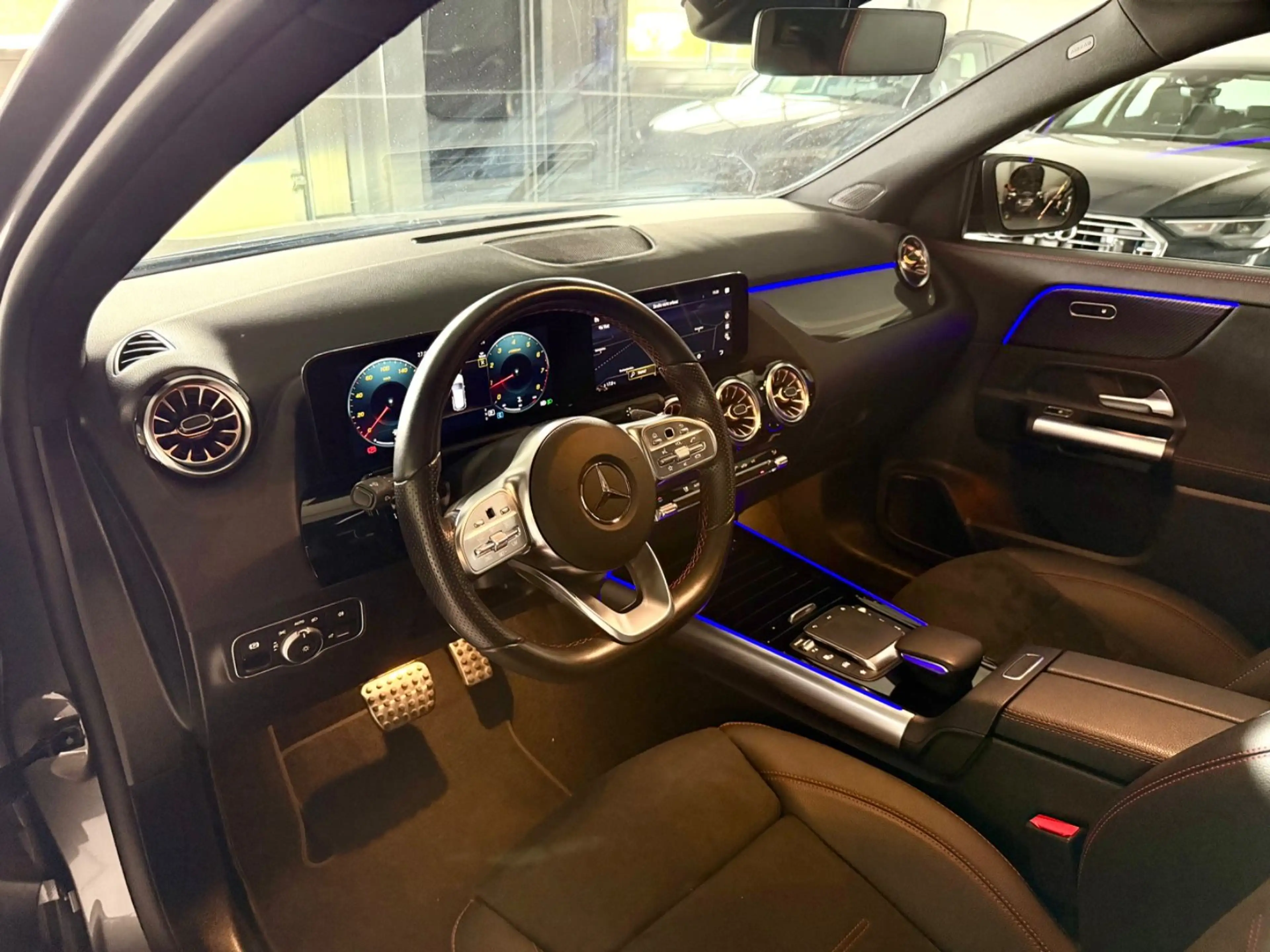Mercedes-Benz GLA 200 AMG Line Night Paket/Panorama — photo 15