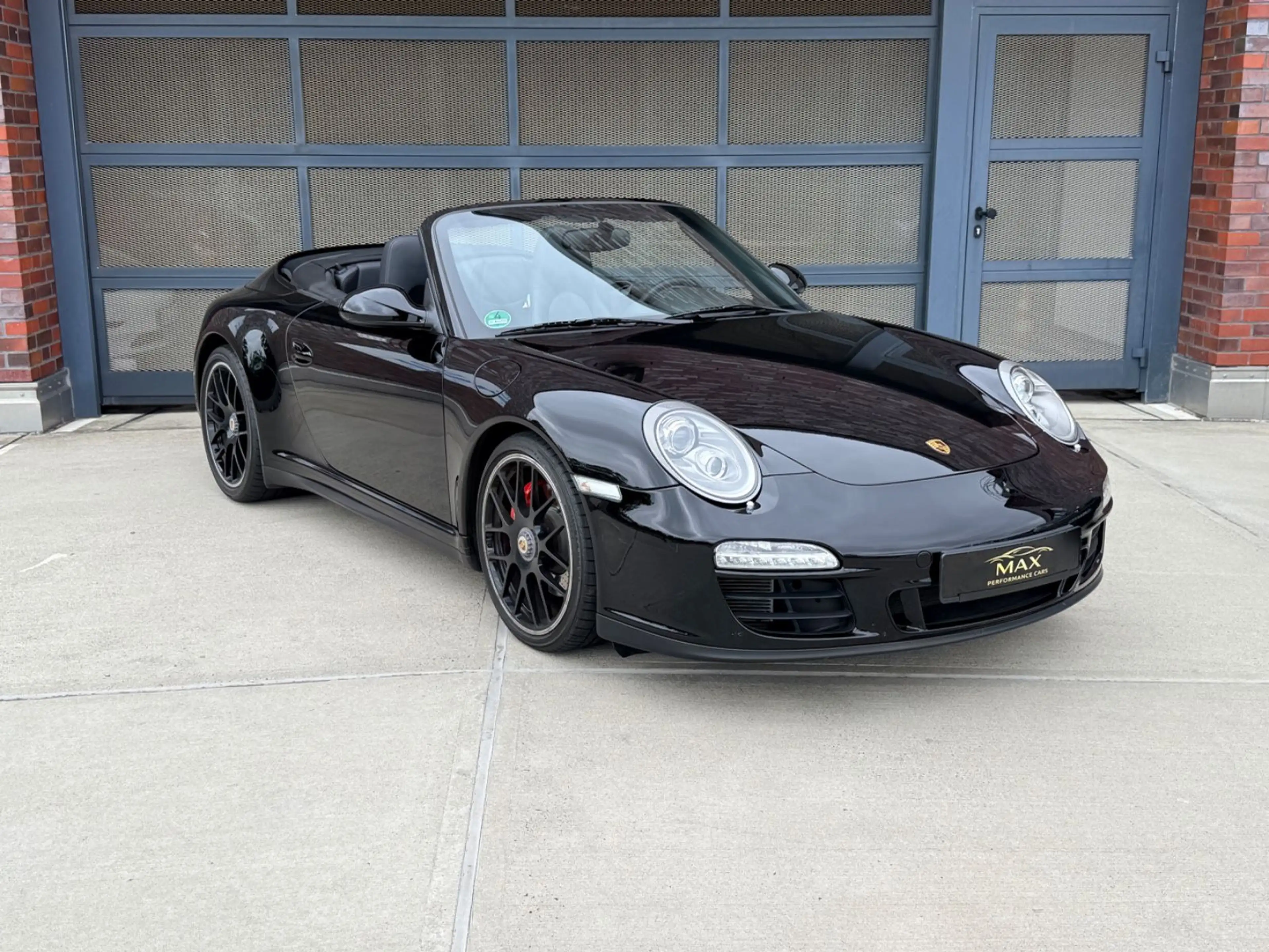 Porsche 911 Carrera 4 GTS Cabriolet Bose Chrono SAGA