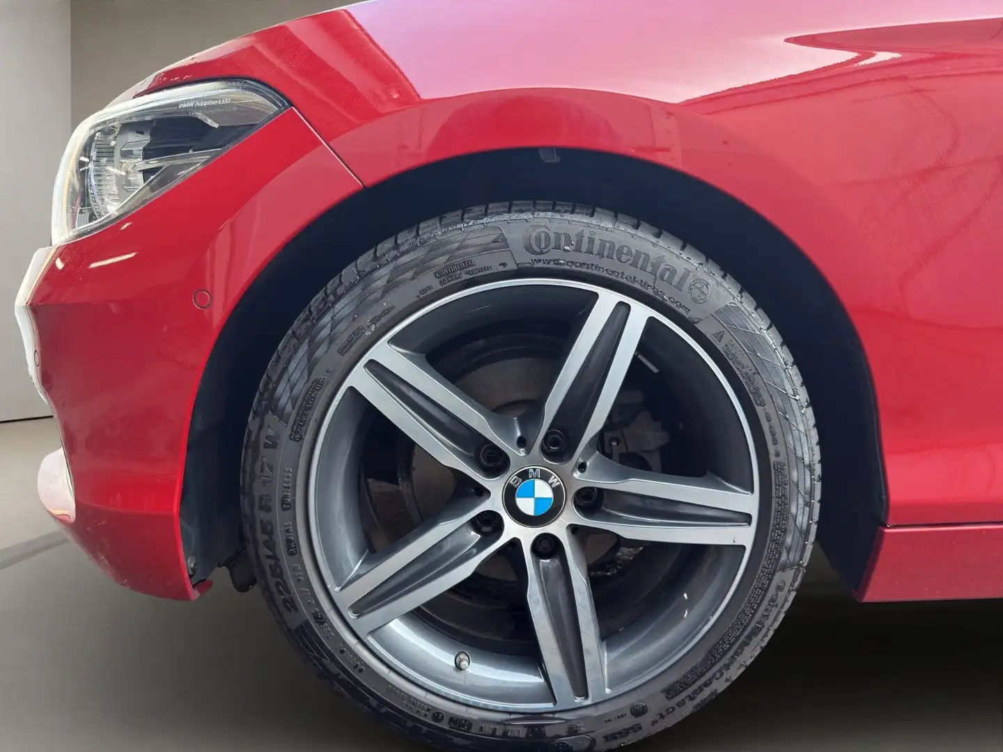 BMW 118 i Lim. 5-trg. Sport Line ACC Kamera Navi LED Roşu - 2