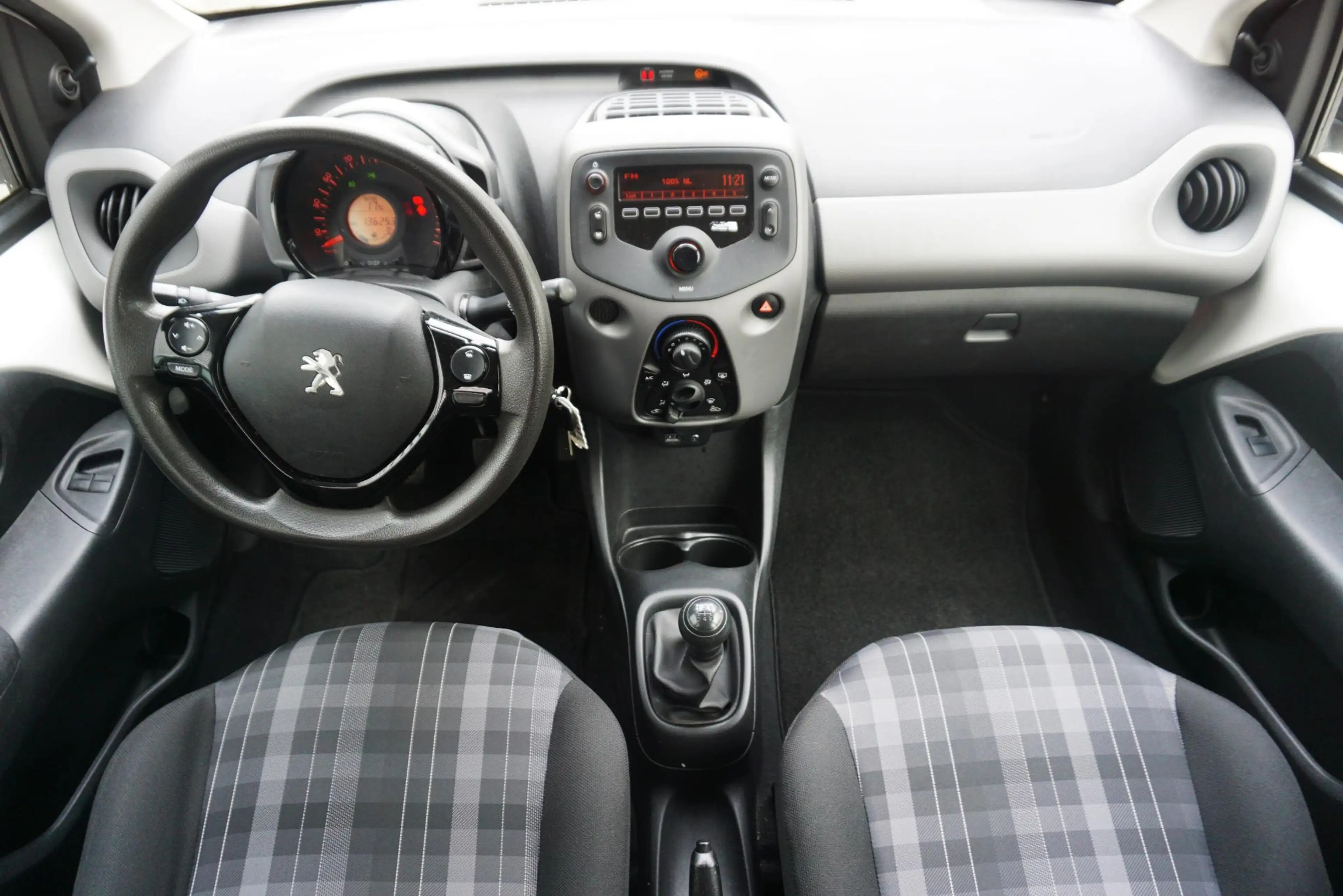 Peugeot 108 1.0 e-VTi Active Pack Premium/Airco/Mistlampen/ — photo 15