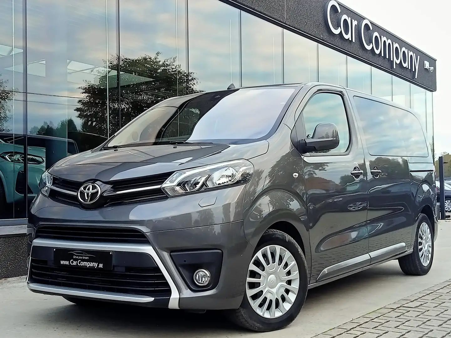 Toyota Proace Proace 2,0-l-D-4D Autm. Verso 8PL*GPS*CAM*ZETELVW Grigio - 1