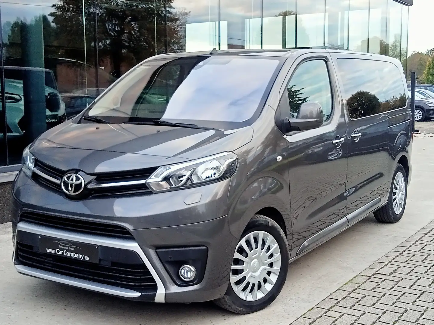 Toyota Proace Proace 2,0-l-D-4D Autm. Verso 8PL*GPS*CAM*ZETELVW Grigio - 2