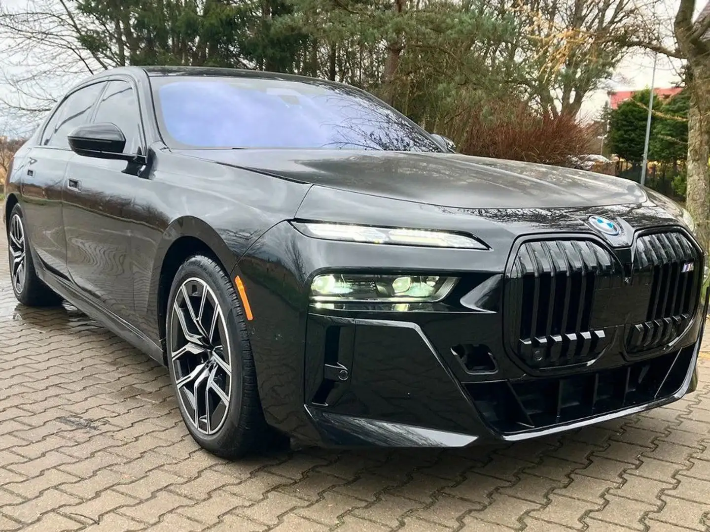 BMW iX 760iX V8 S68T Černá - 1