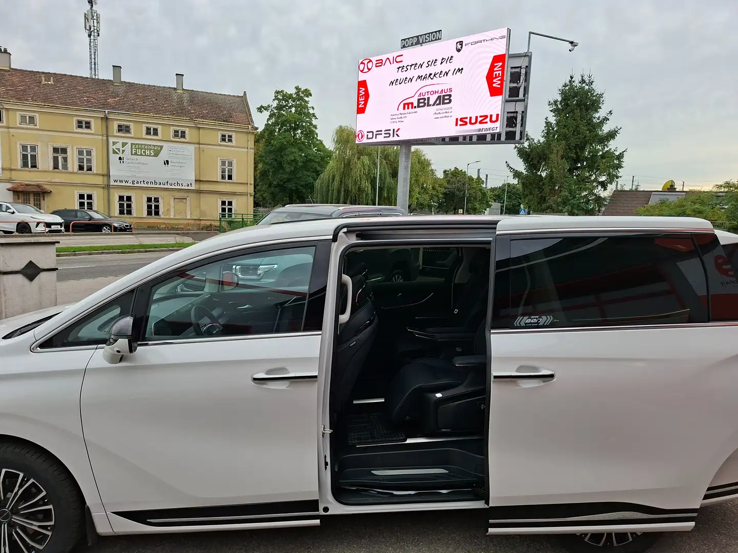 Forthing U-Tour U-Tour 9 HEV * 7 - Sitze * € 53.990,- * Weiß - 2