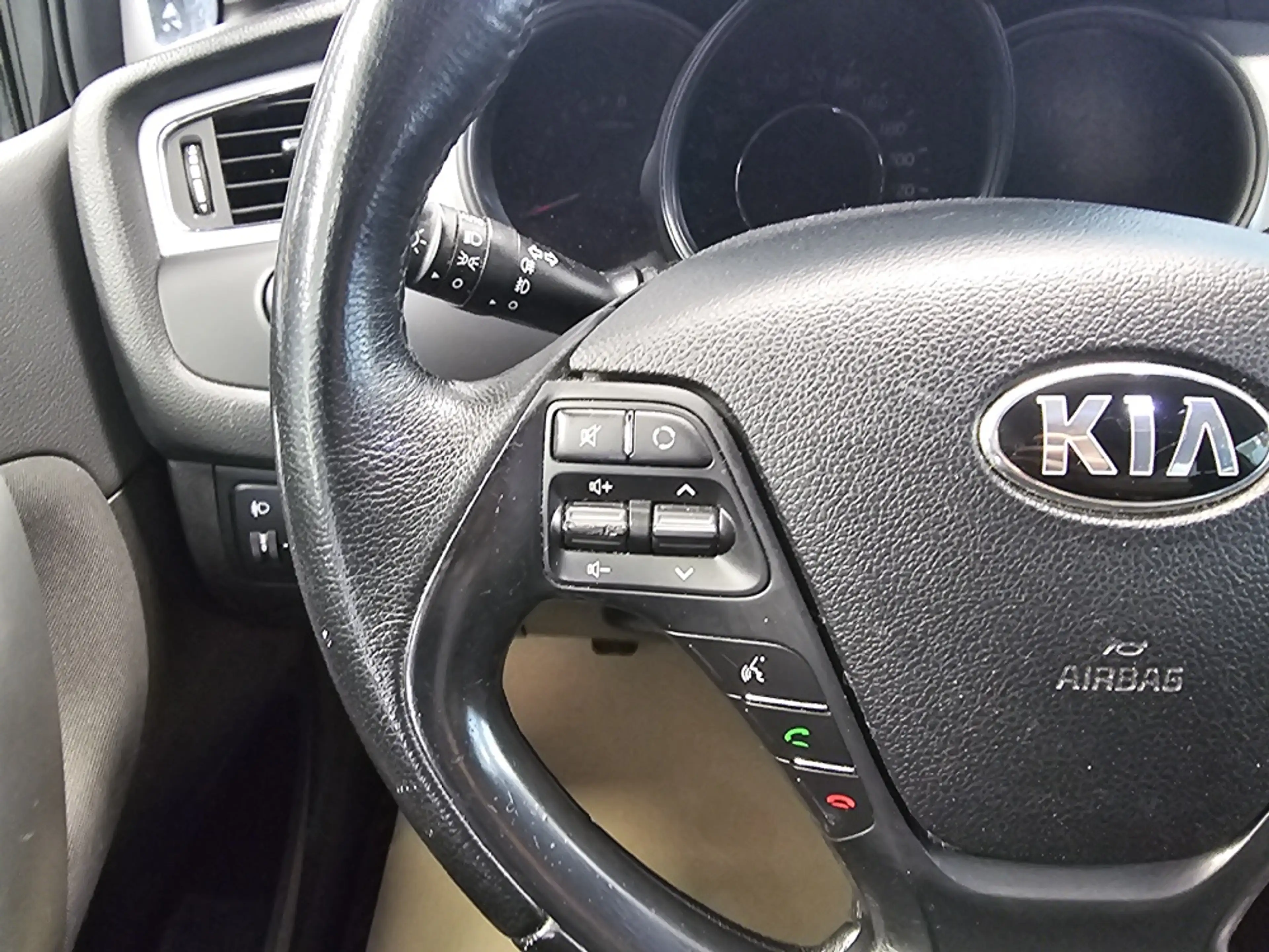 Kia Ceed / cee'd — photo 13