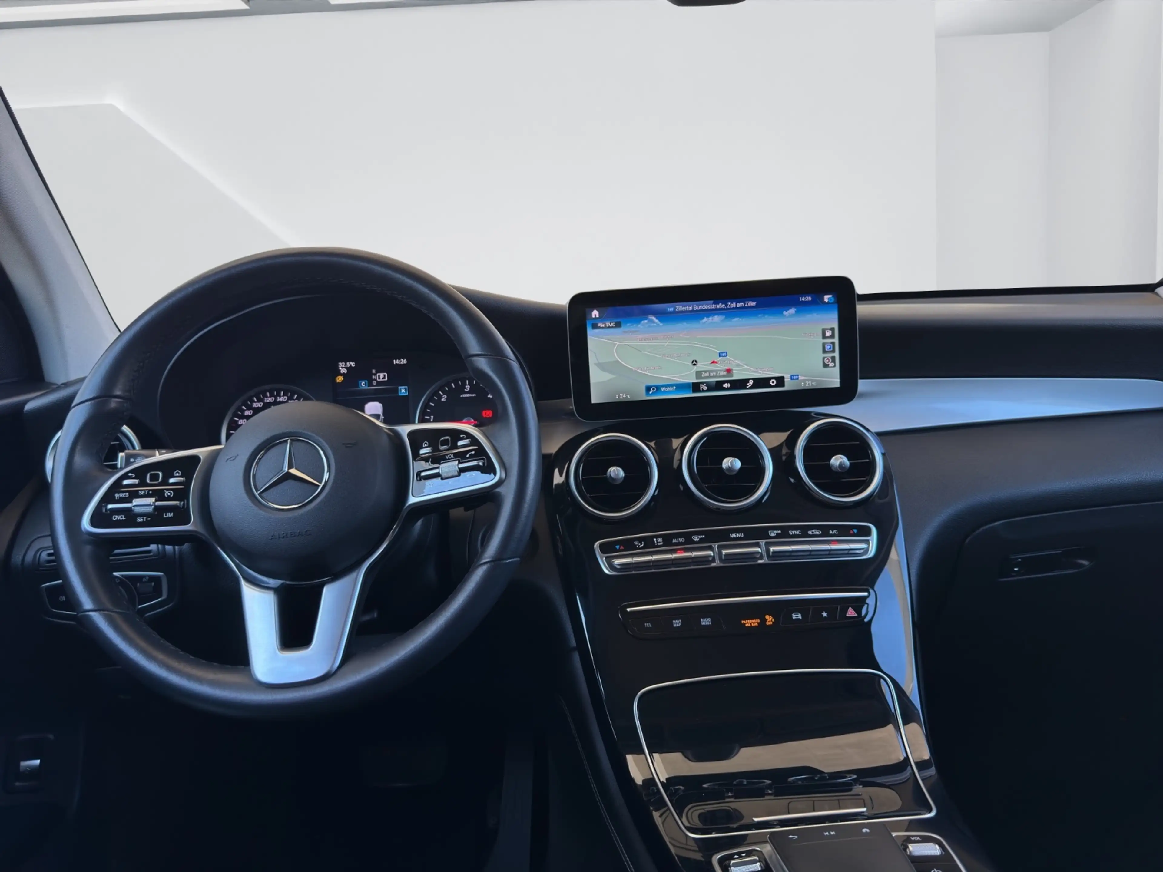 Mercedes-Benz GLC 200 d 4MATIC RKam Klima Shz eHeck — photo 10