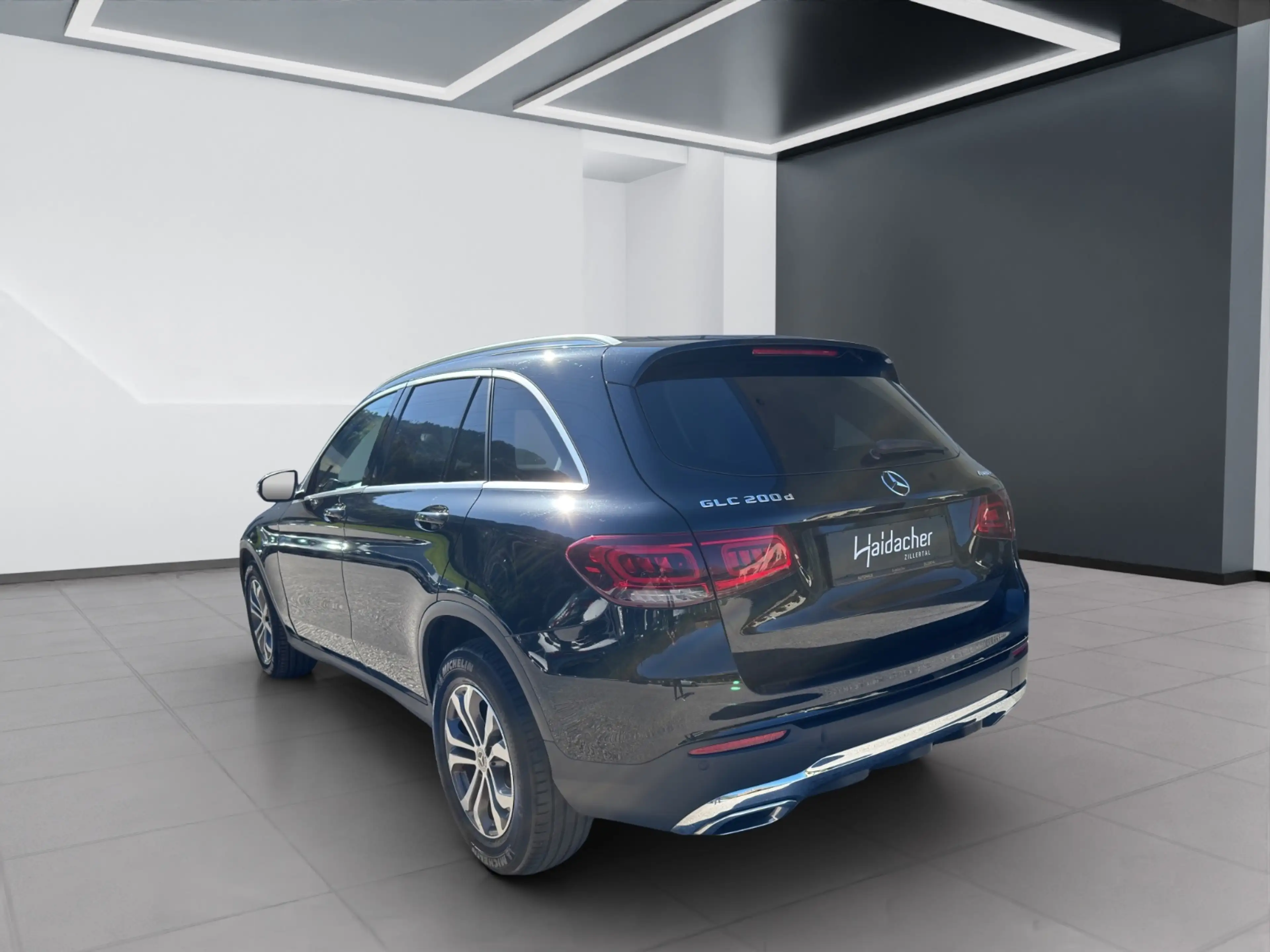 Mercedes-Benz GLC 200 d 4MATIC RKam Klima Shz eHeck — photo 5