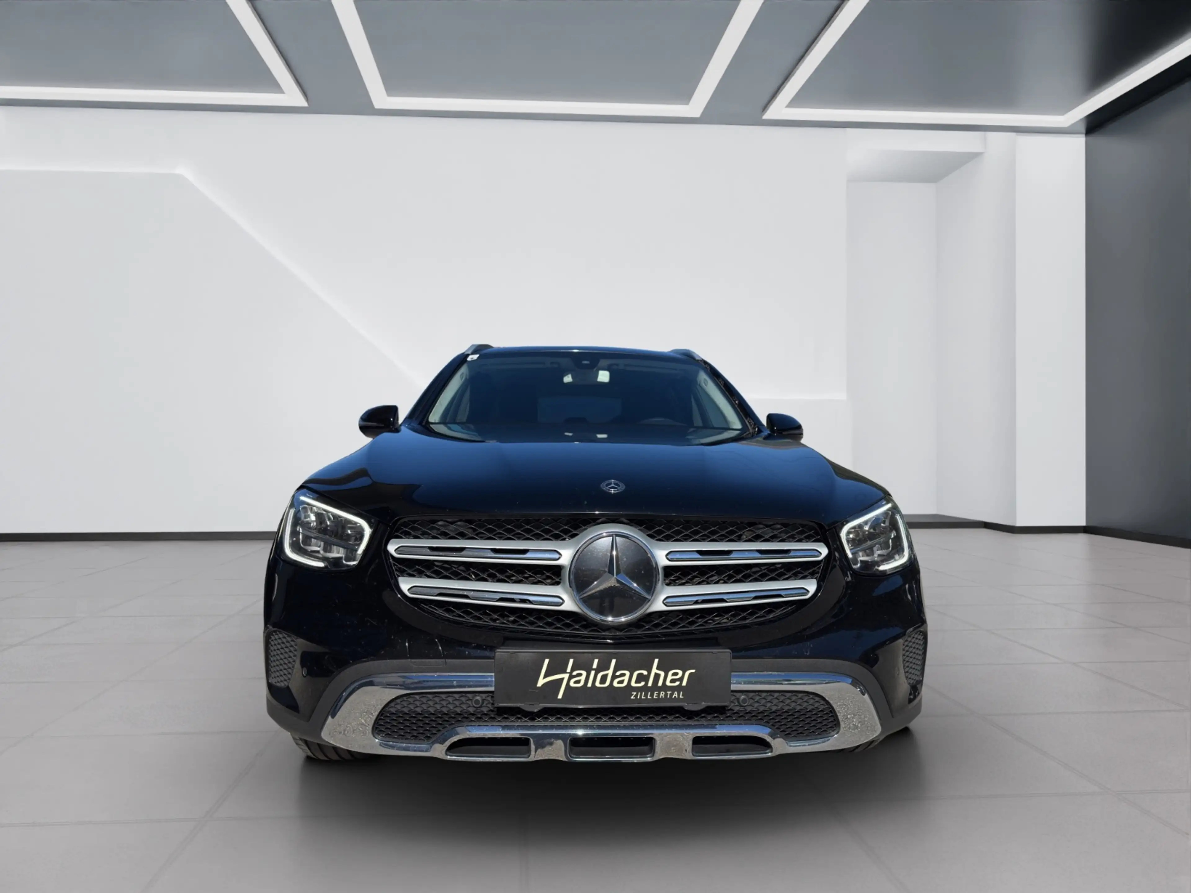 Mercedes-Benz GLC 200 d 4MATIC RKam Klima Shz eHeck — photo 3