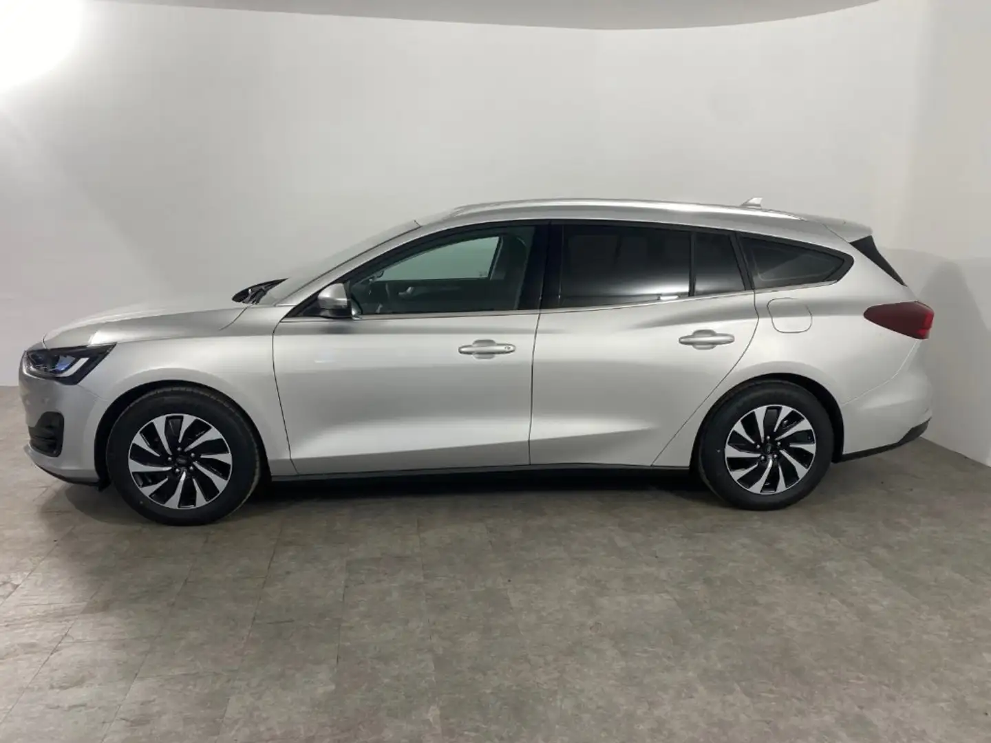 Ford Focus Traveller 1.0 EcoBoost Mild-Hybrid, Titanium Silber - 2