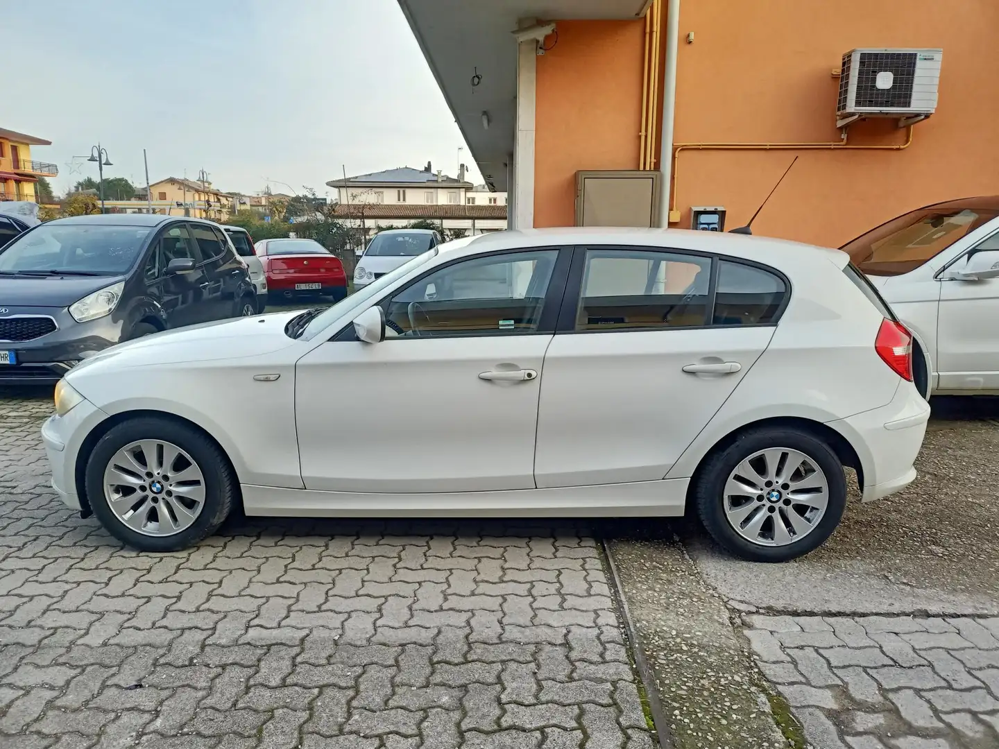 BMW 118 118d 5p 2.0 Eletta 143cv dpf Weiß - 1