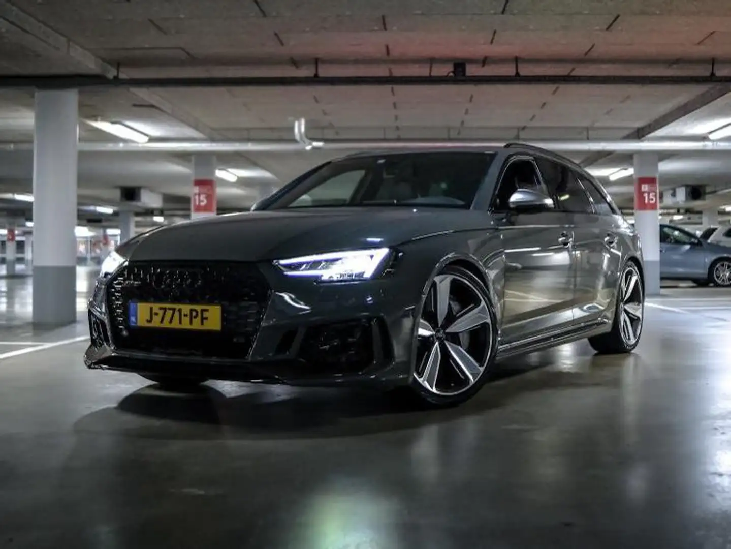 Audi RS4 2.9 TFSI RS4 quattro Grijs - 2