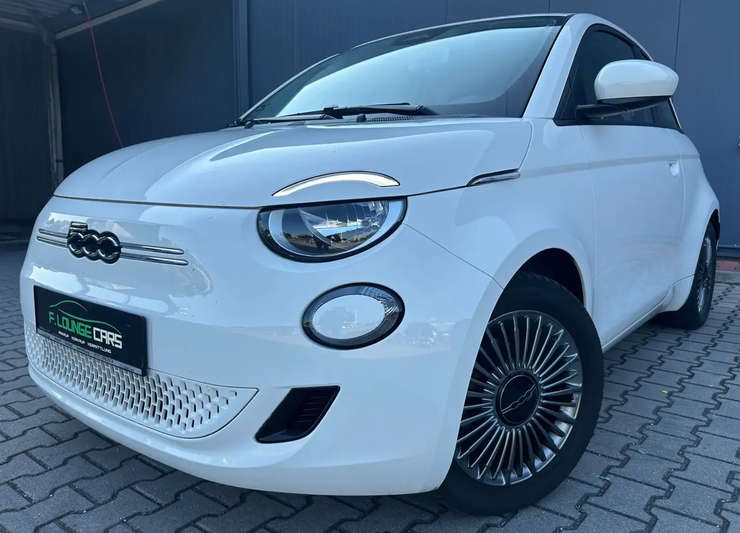 Fiat 500e Icon* LED *Navi * Garantie* 1.Hand* 118 PS* Blanc - 1