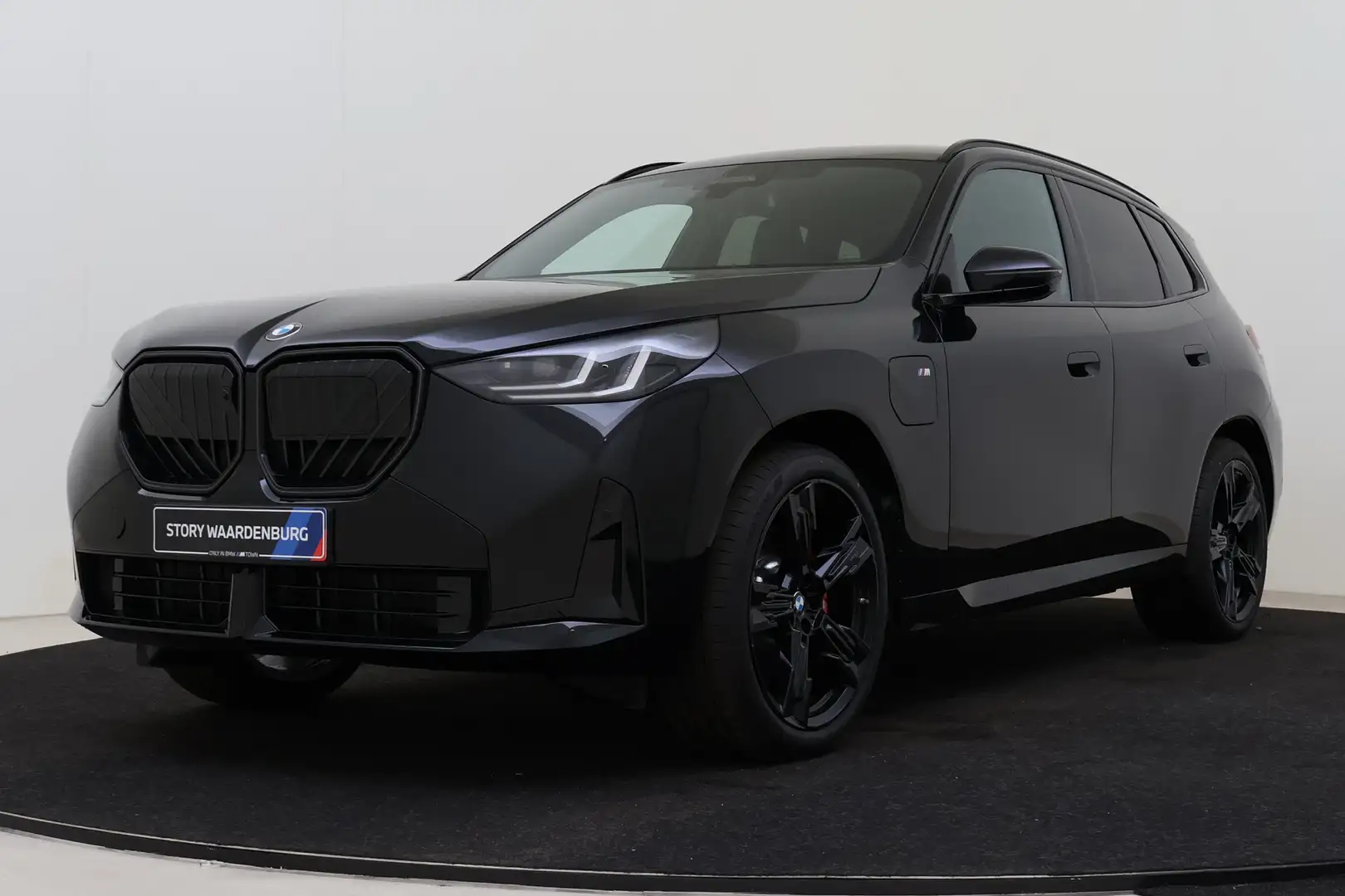 BMW X3 30e xDrive High Executive M Sport Automaat / Panor Zwart - 1