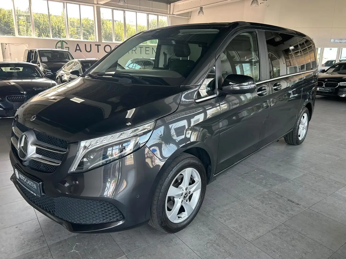 Mercedes-Benz V 220 d AVANTGARDE EDITION *Leder*Navi*AHK.*1.H Grau - 1