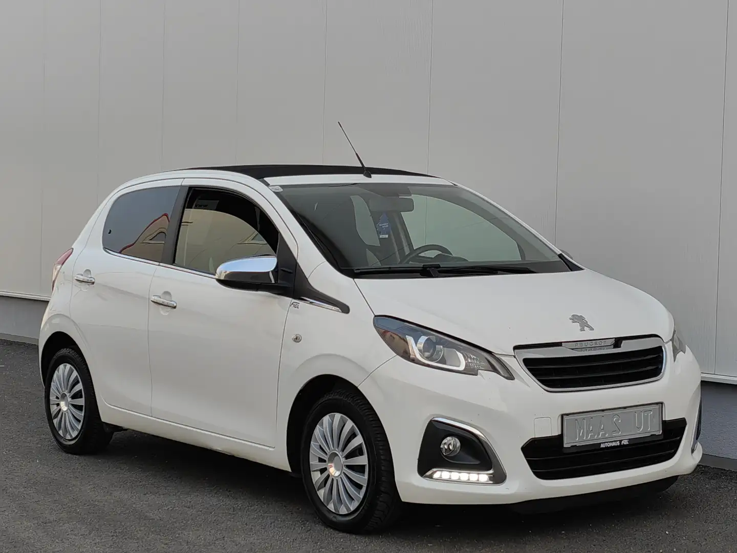 Peugeot 108 1,2 PureTech 82 Top! Collection - 1