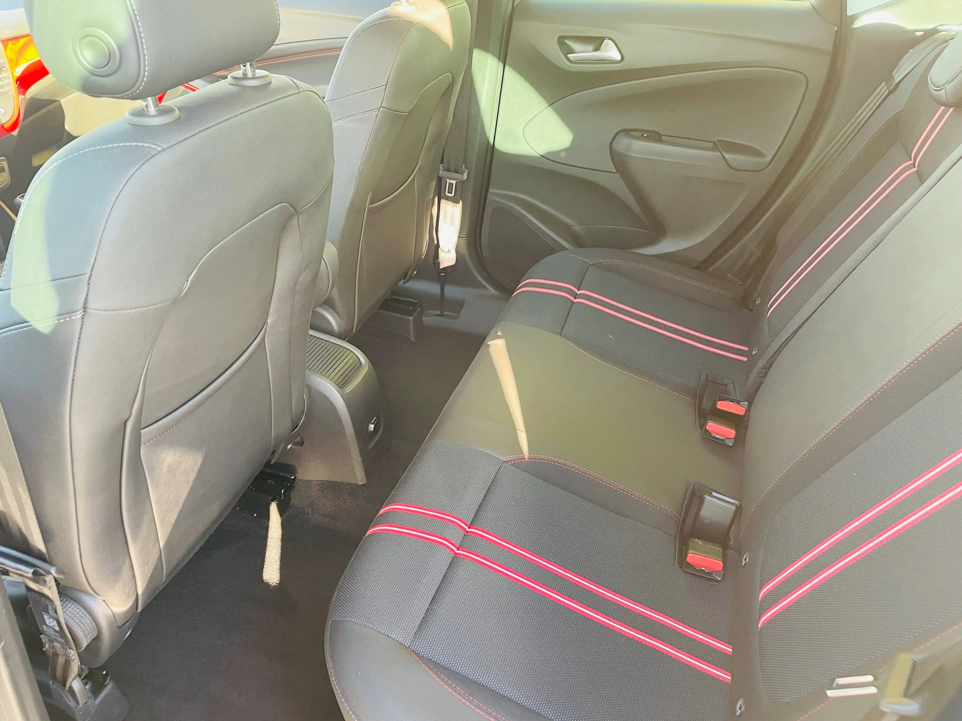 Opel Crossland X GS Line — photo 5