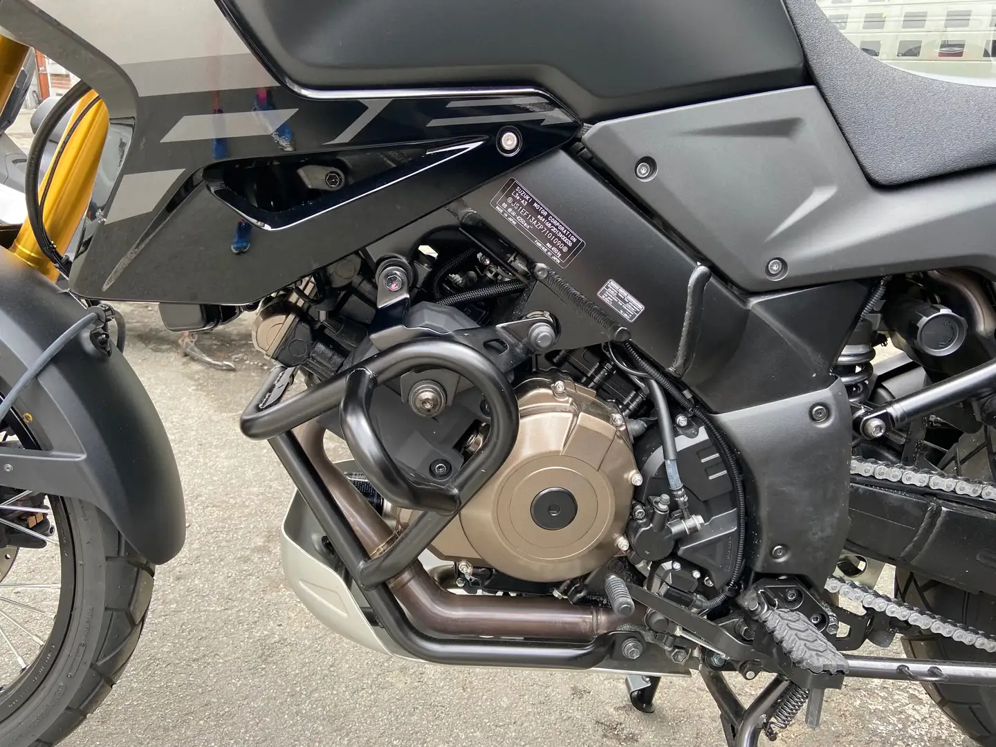 Suzuki V-Strom 1050DE Czarny - 2