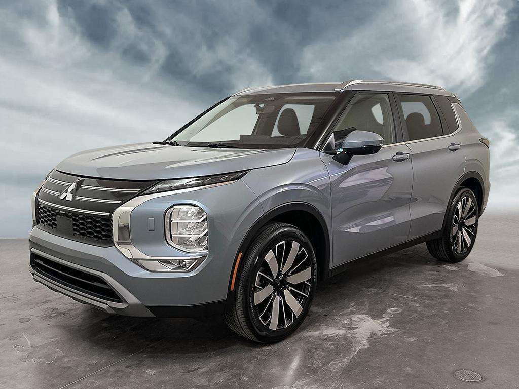 Gray 2026 Mitsubishi Outlander SUV / Crossover Front-Wheel Drive Continuously Variable Transmission