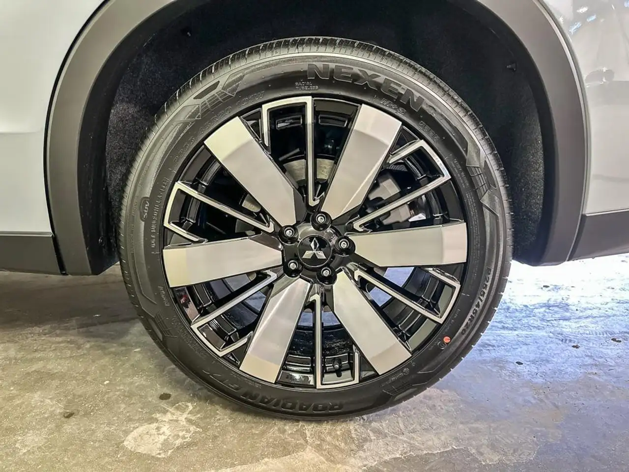 Mitsubishi Outlander снимка Mitsubishi Outlander