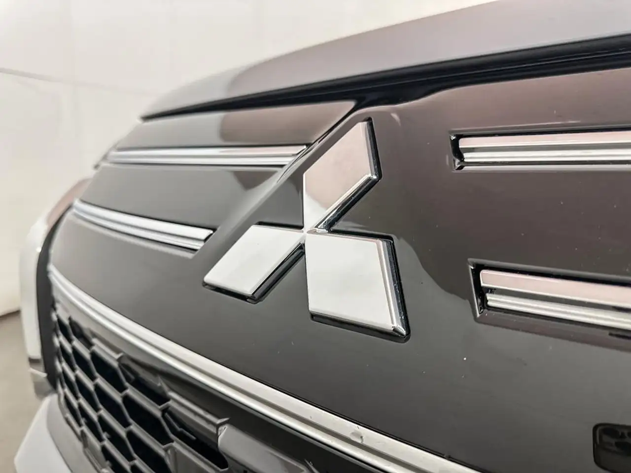Mitsubishi Outlander снимка Mitsubishi Outlander