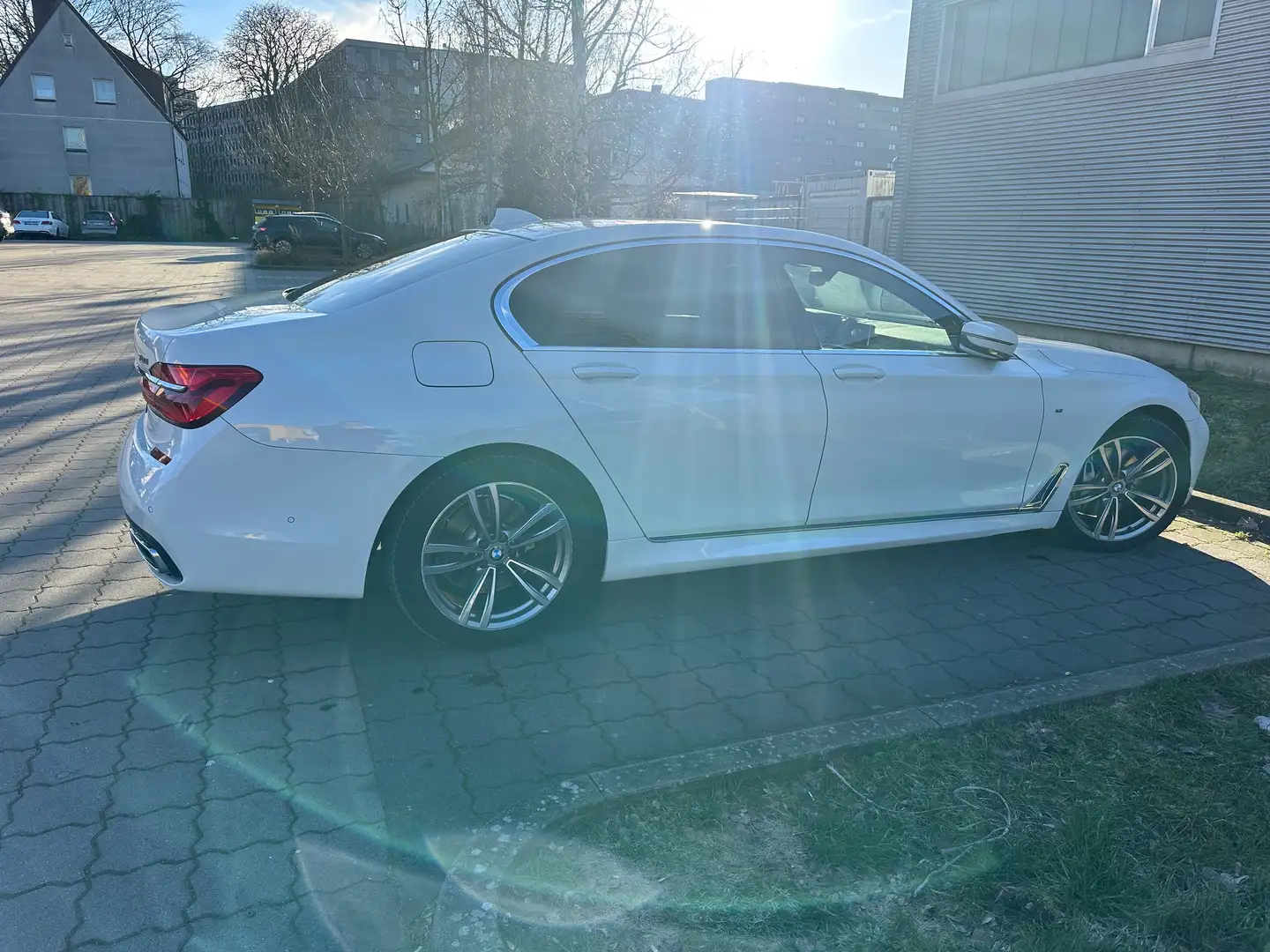 BMW 740 740Li xDrive - 1