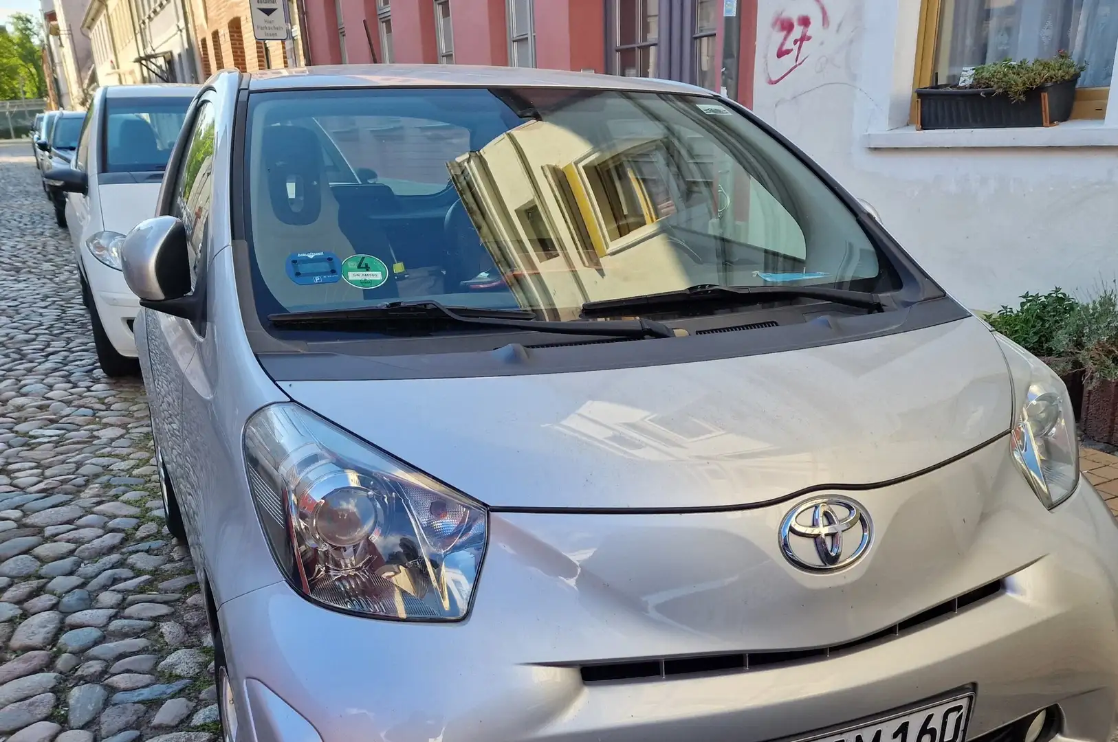 Toyota iQ 1.0 zero - 2