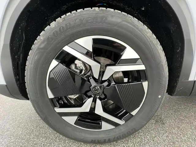 Peugeot 2008 view 6