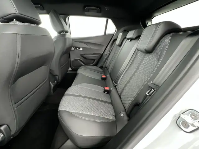 Peugeot 2008 view 9