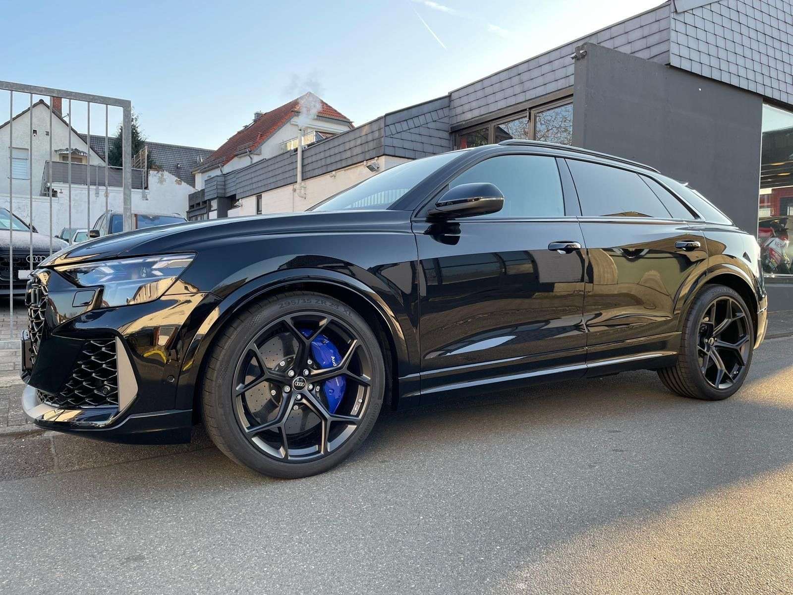 Second hand Audi Rsq8 