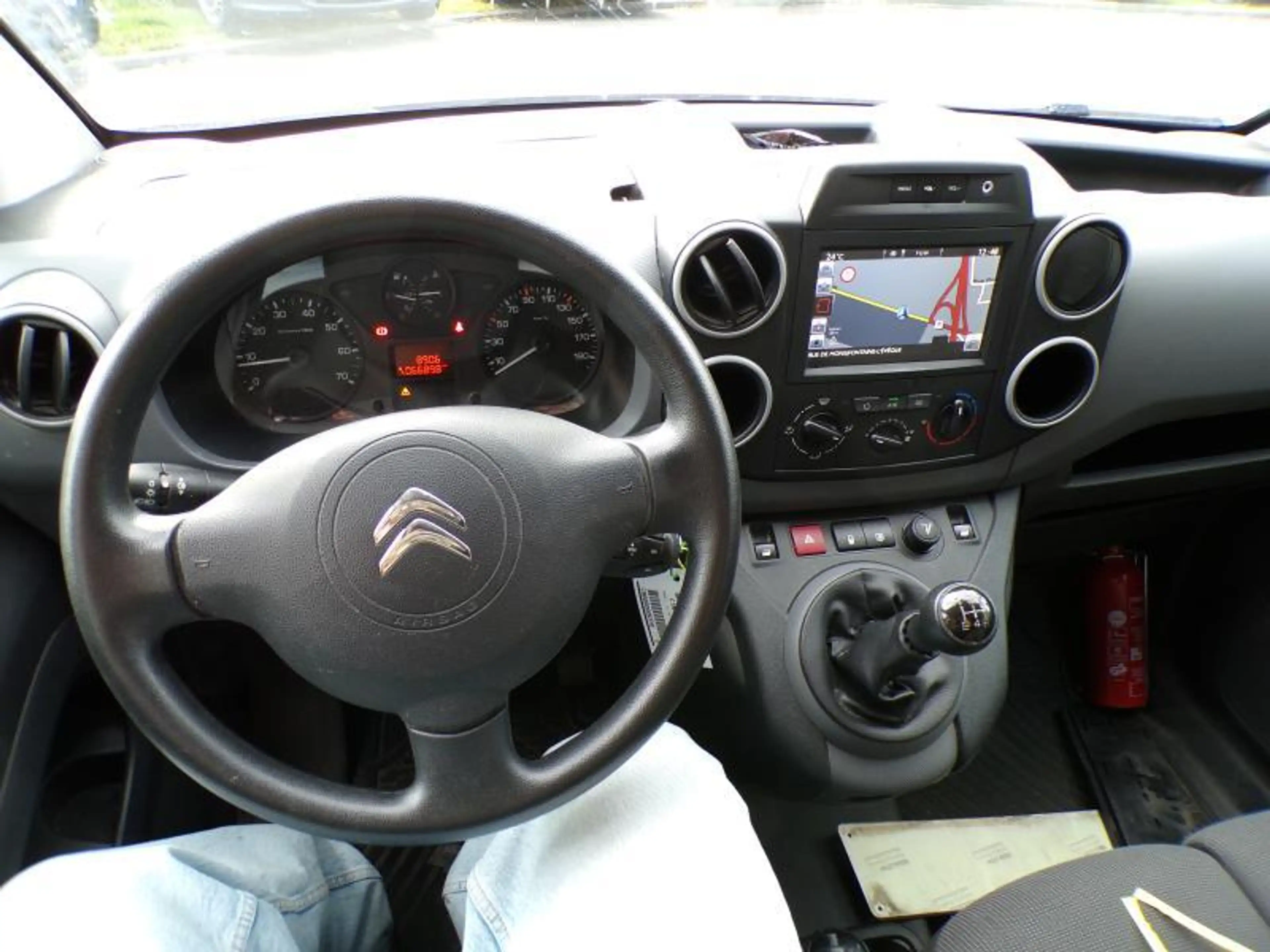Citroen Berlingo 1.6 99cv 3 places Blanc 11/18 66898km Airco GPS — photo 12