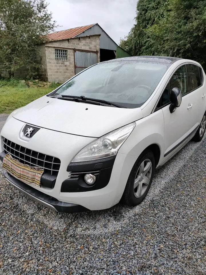 Peugeot 3008 1.6 HDi 112ch FAP BMP6 BLUE LION Busines