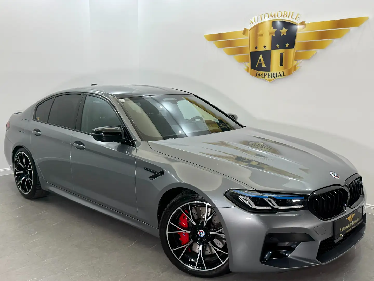 BMW M5 Competition // MEGAVOLL // CAREPAKET // 1.BESITZ / Grau - 1